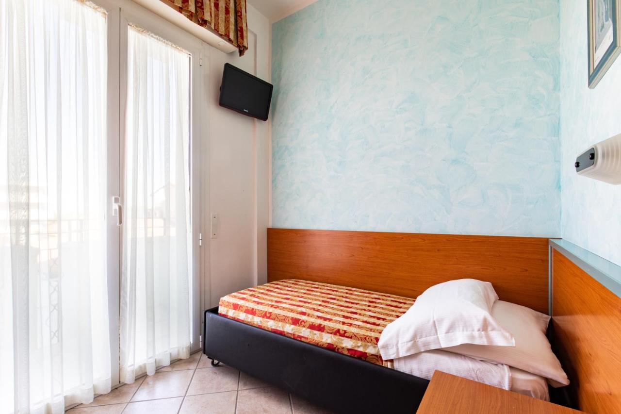 Hotel Palos Rimini Exterior photo